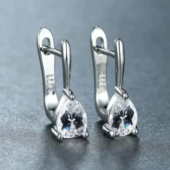 NEW 925 STERLING SILVER DIAMOND EARRINGS, BEAUTIFUL EARRINGS, CUTE EARRINGS. - Picture 3 of 3